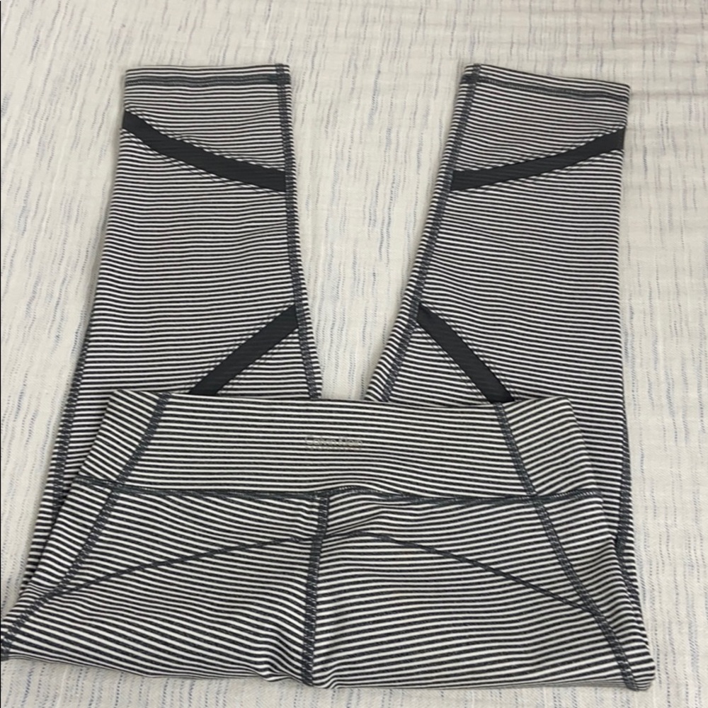 Calvin Klein performance Crop Capri leggings Small - Picture 3 of 7